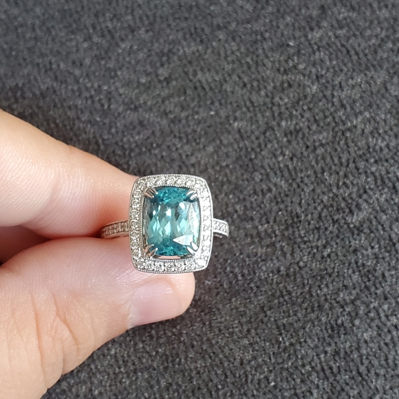 Stunning Blue Zircon Diamond Ring ๐ ๐ - Picture 8 of 15